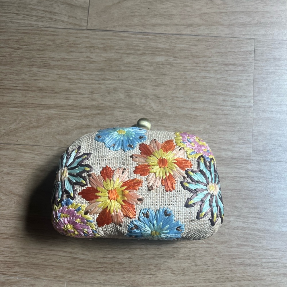 Floral Embroidered Clutch - Multicolor